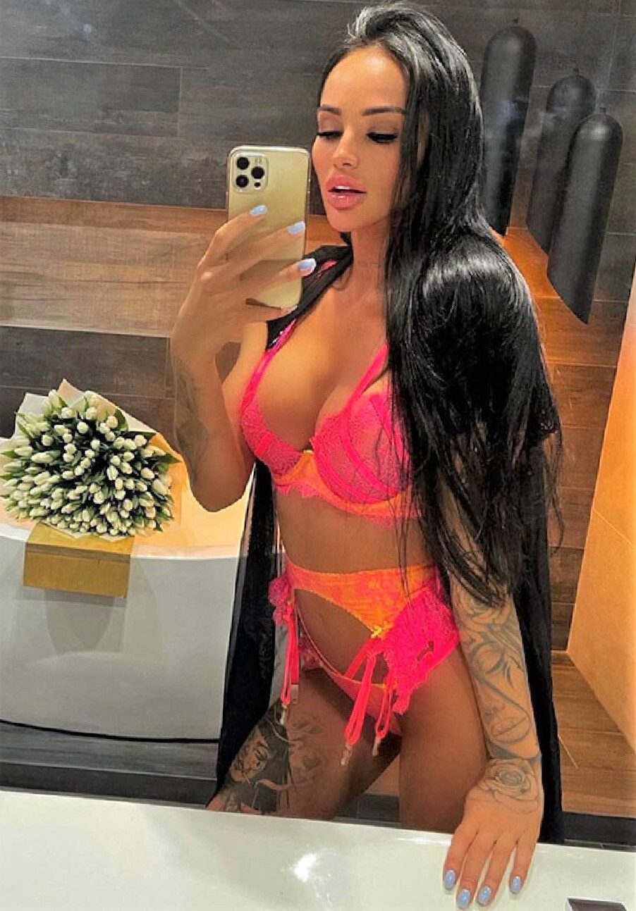 Путана Санкт-Петербурга Карина +7(981)126-12-57